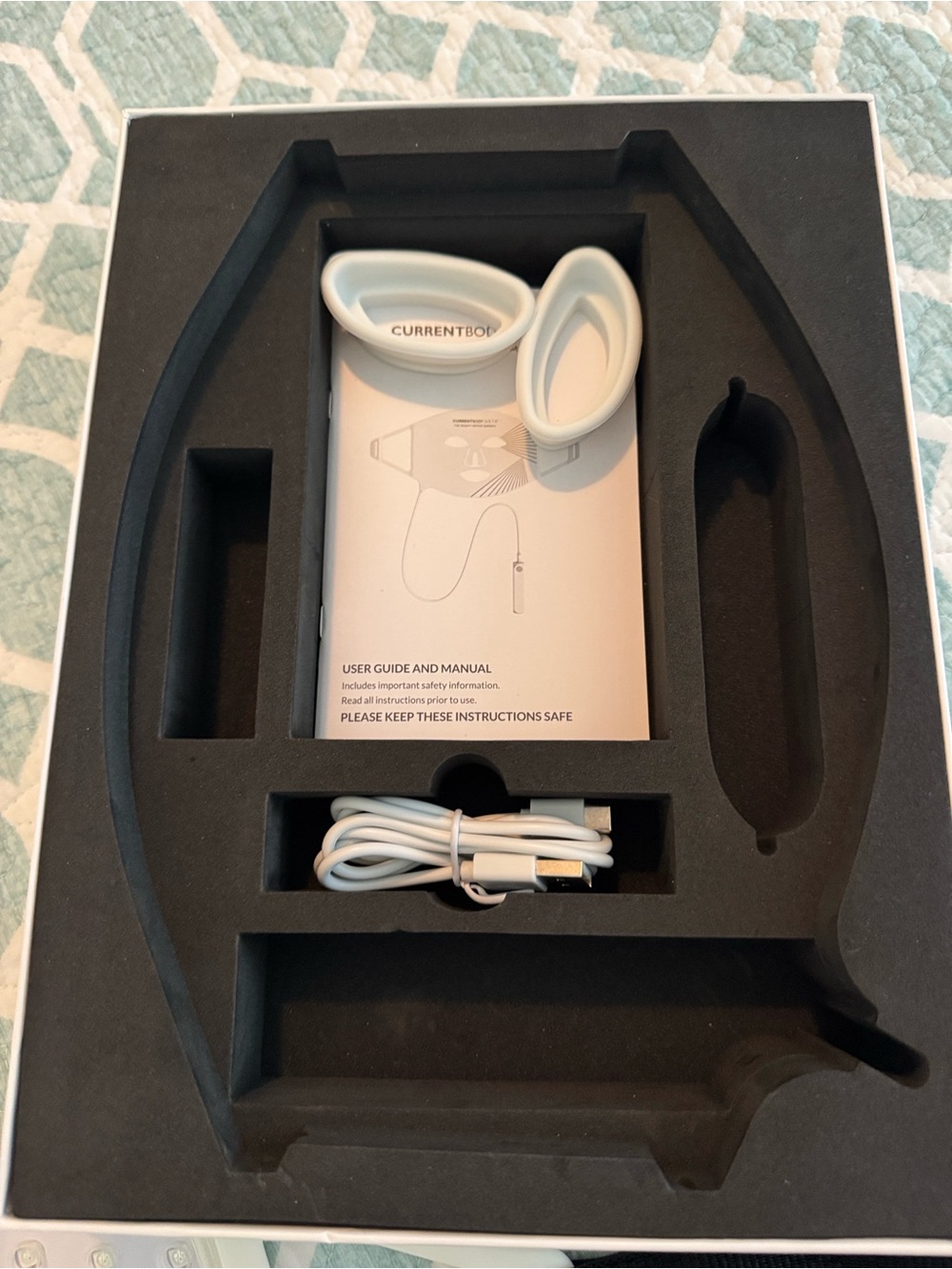 CURRENTBODY Skin LED Light Therapy Mask — White - Picture 5 of 5